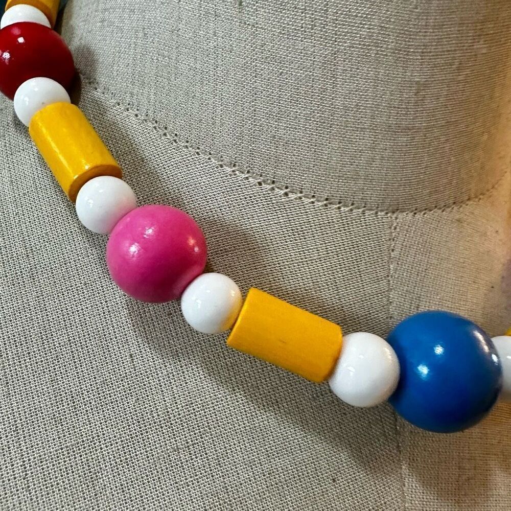 Colorful beaded necklace - Picture 4 of 6